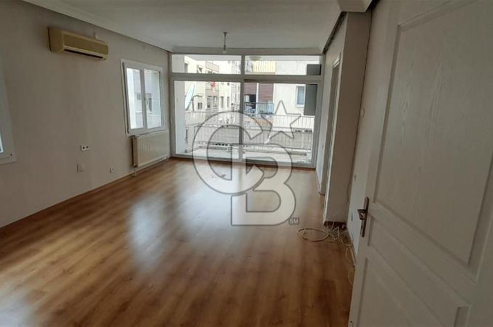 KARŞIYAKA'nın EN HAREKETLİ BÖLGESİNDE BULUNAN DAİREMİZ 3+1 OLUP 2.KATTADIR