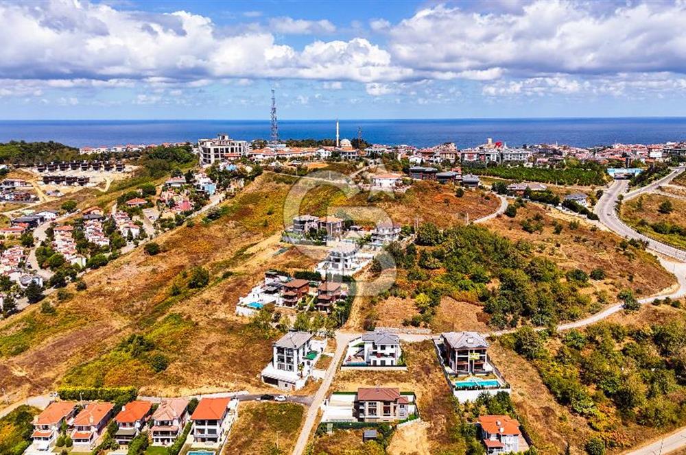 Şile Çavuş'ta Müstakil Havuzlu Tripleks Villa 9+1