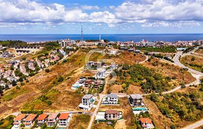 Şile Çavuş'ta Müstakil Havuzlu Tripleks Villa 9+1