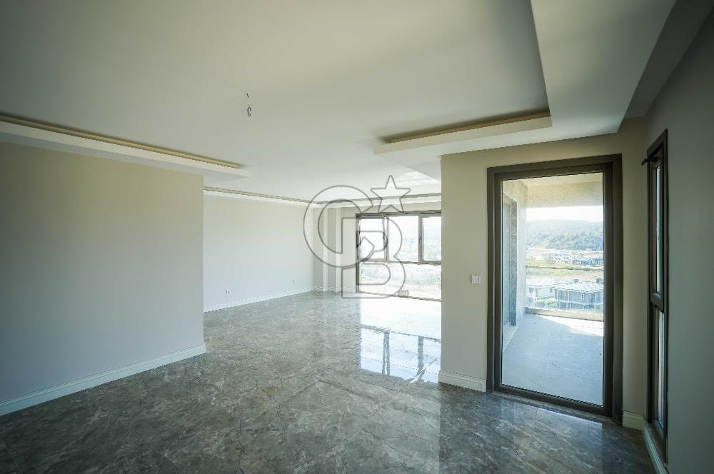 Şile Çavuş'ta Müstakil Havuzlu Tripleks Villa 9+1