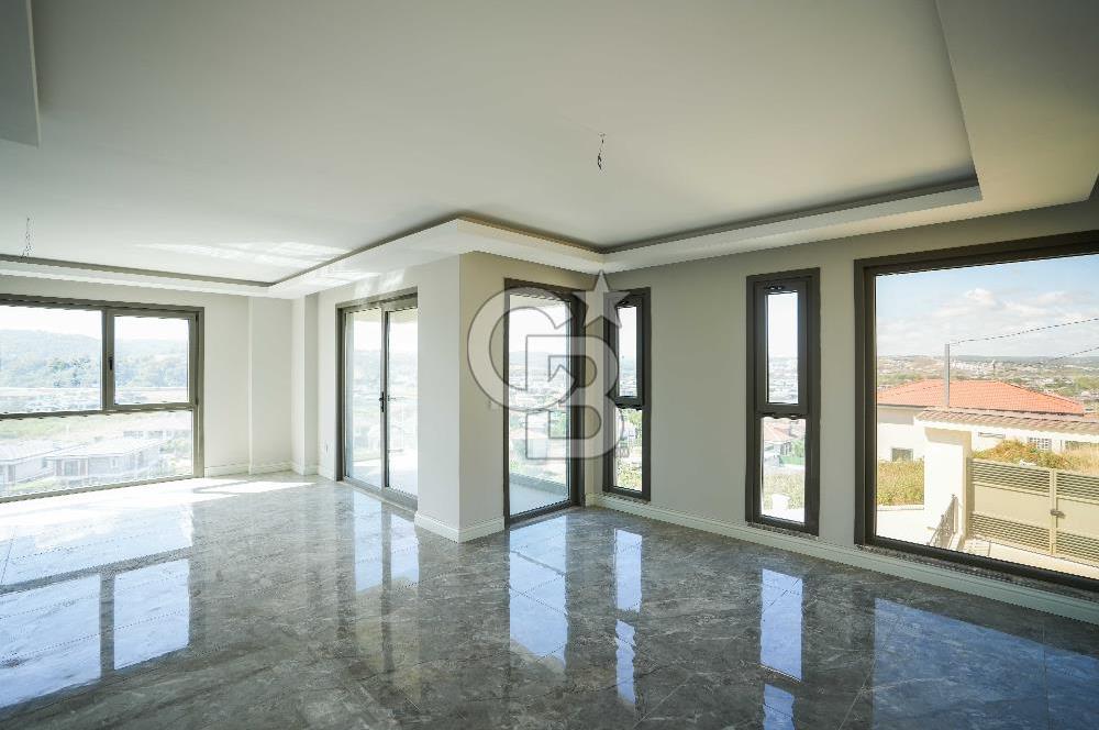 Şile Çavuş'ta Müstakil Havuzlu Tripleks Villa 9+1