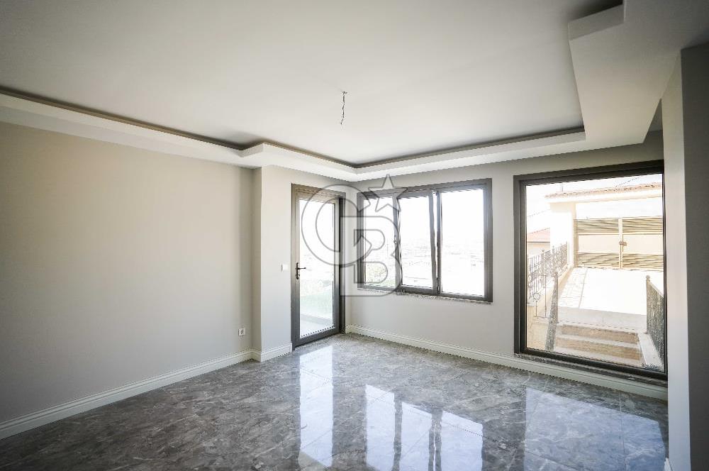 Şile Çavuş'ta Müstakil Havuzlu Tripleks Villa 9+1