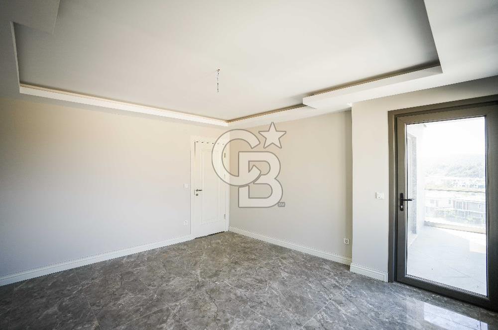 Şile Çavuş'ta Müstakil Havuzlu Tripleks Villa 9+1