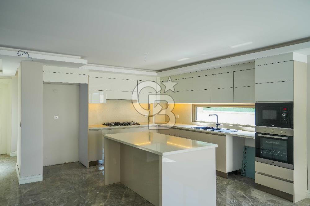 Şile Çavuş'ta Müstakil Havuzlu Tripleks Villa 9+1