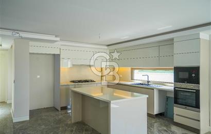 Şile Çavuş'ta Müstakil Havuzlu Tripleks Villa 9+1