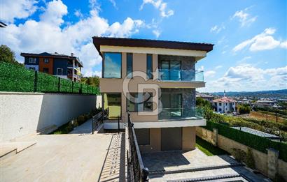 Şile Çavuş'ta Müstakil Havuzlu Tripleks Villa 9+1