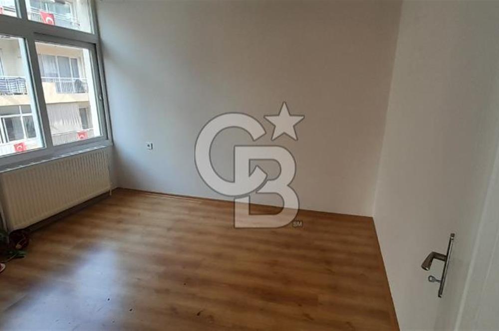 KARŞIYAKA'nın EN HAREKETLİ BÖLGESİNDE BULUNAN DAİREMİZ 3+1 OLUP 2.KATTADIR