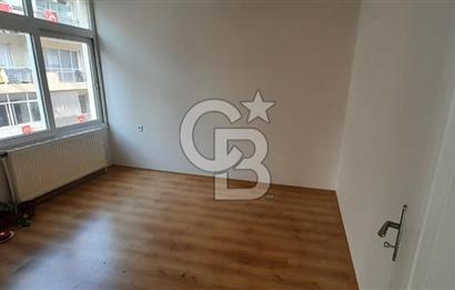 KARŞIYAKA'nın EN HAREKETLİ BÖLGESİNDE BULUNAN DAİREMİZ 3+1 OLUP 2.KATTADIR