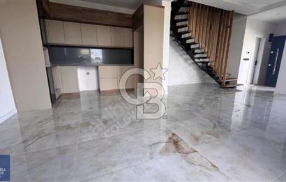 KUŞADASI CADDESİNE CEPHELİ SIFIR 2+1 VİLLA