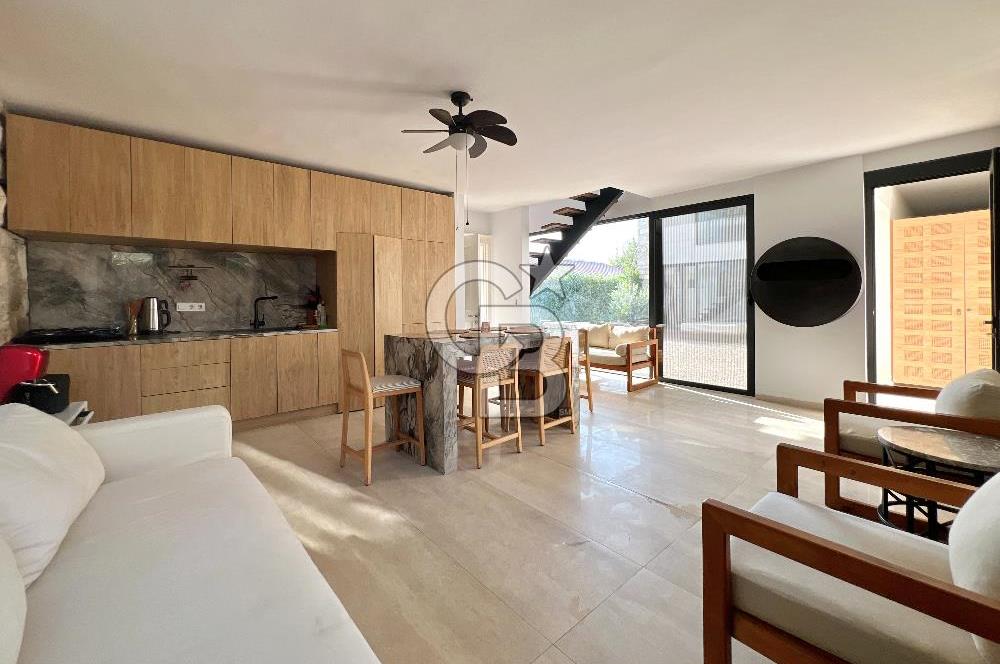 URLA KUŞÇULAR KİRALIK 5+2 ÖZEL TASARIM HAVUZLU MÜSTAKİL VİLLA