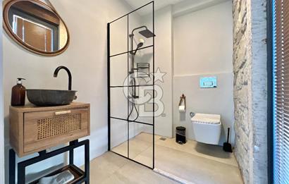 URLA KUŞÇULAR KİRALIK 5+2 ÖZEL TASARIM HAVUZLU MÜSTAKİL VİLLA