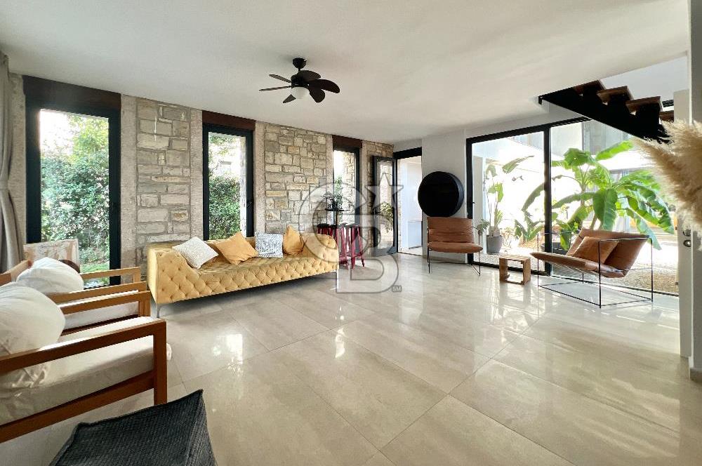 URLA KUŞÇULAR KİRALIK 5+2 ÖZEL TASARIM HAVUZLU MÜSTAKİL VİLLA