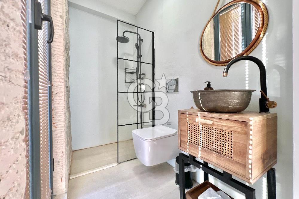 URLA KUŞÇULAR KİRALIK 5+2 ÖZEL TASARIM HAVUZLU MÜSTAKİL VİLLA