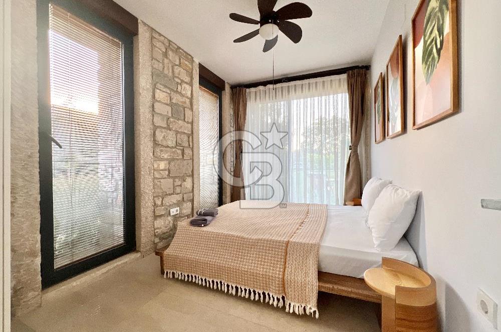 URLA KUŞÇULAR KİRALIK 5+2 ÖZEL TASARIM HAVUZLU MÜSTAKİL VİLLA