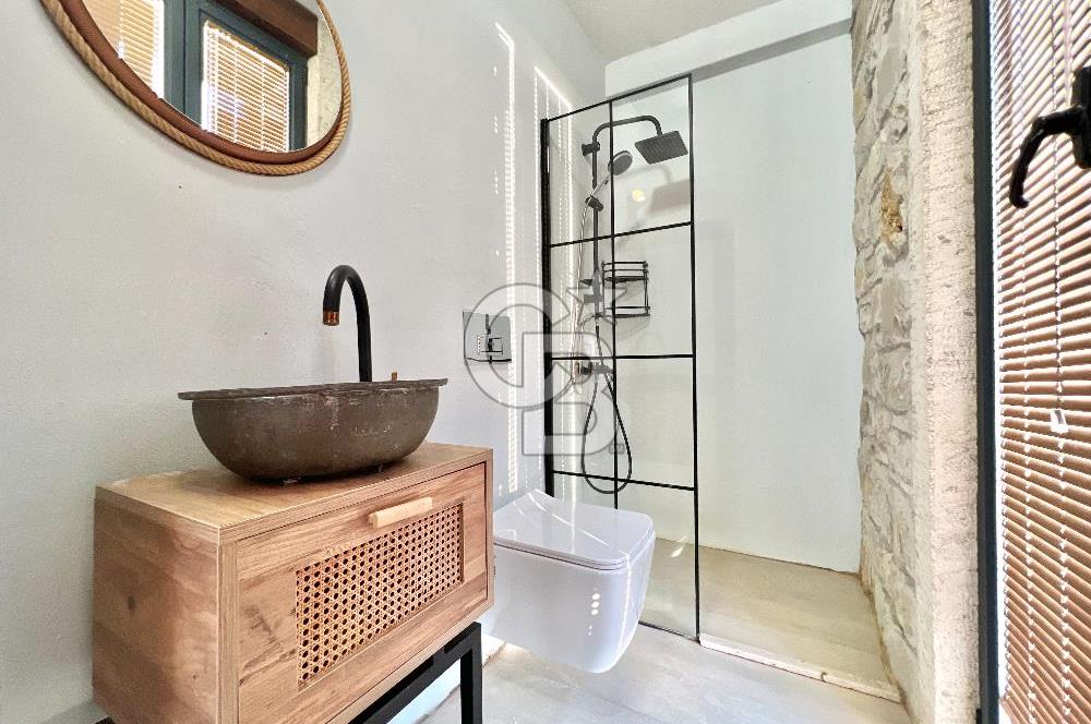 URLA KUŞÇULAR KİRALIK 5+2 ÖZEL TASARIM HAVUZLU MÜSTAKİL VİLLA