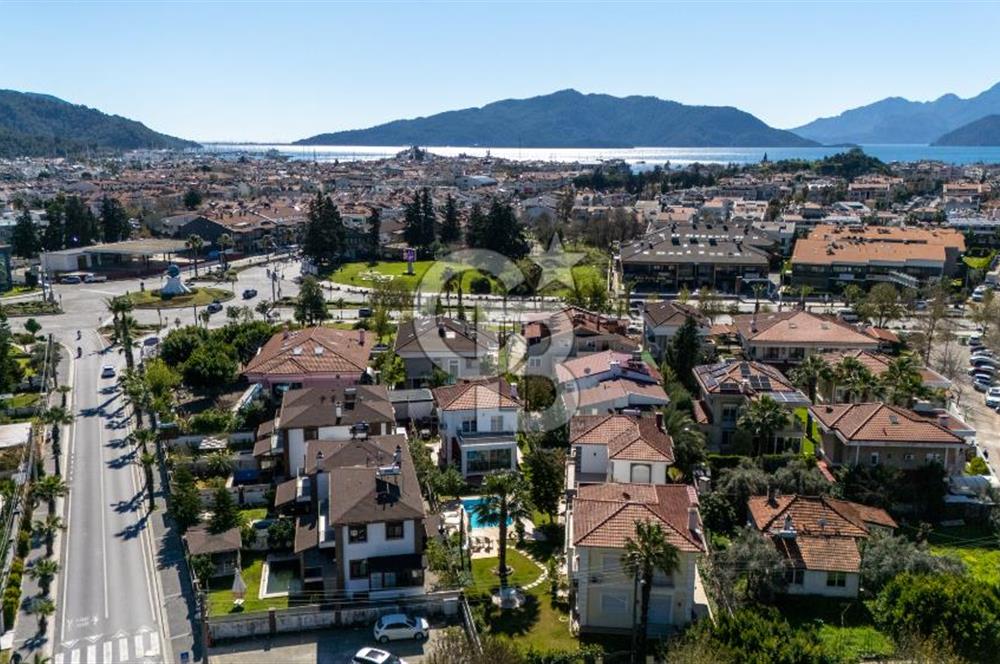 CB Marina'dan Marmaris Merkezde Havuzlu 3+1 Villa Butik Sitede