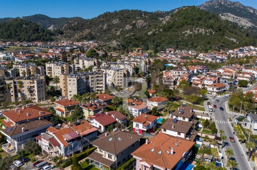 CB Marina'dan Marmaris Merkezde Havuzlu 3+1 Villa Butik Sitede