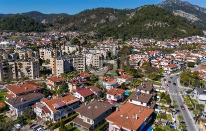 CB Marina'dan Marmaris Merkezde Havuzlu 3+1 Villa Butik Sitede