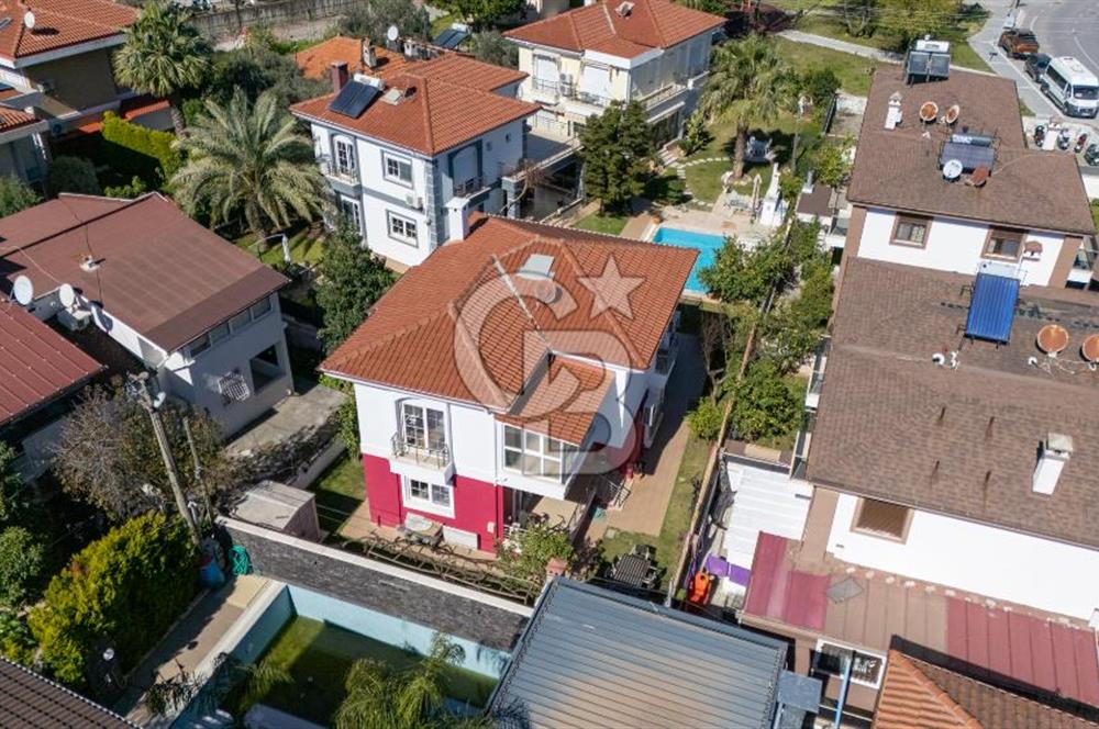 CB Marina'dan Marmaris Merkezde Havuzlu 3+1 Villa Butik Sitede