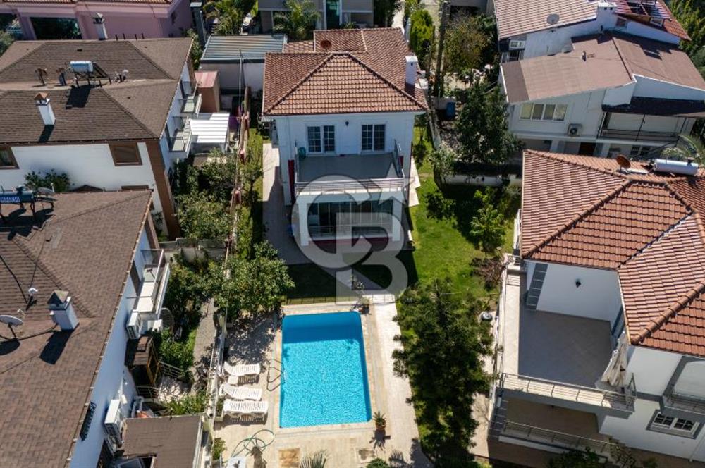 CB Marina'dan Marmaris Merkezde Havuzlu 3+1 Villa Butik Sitede