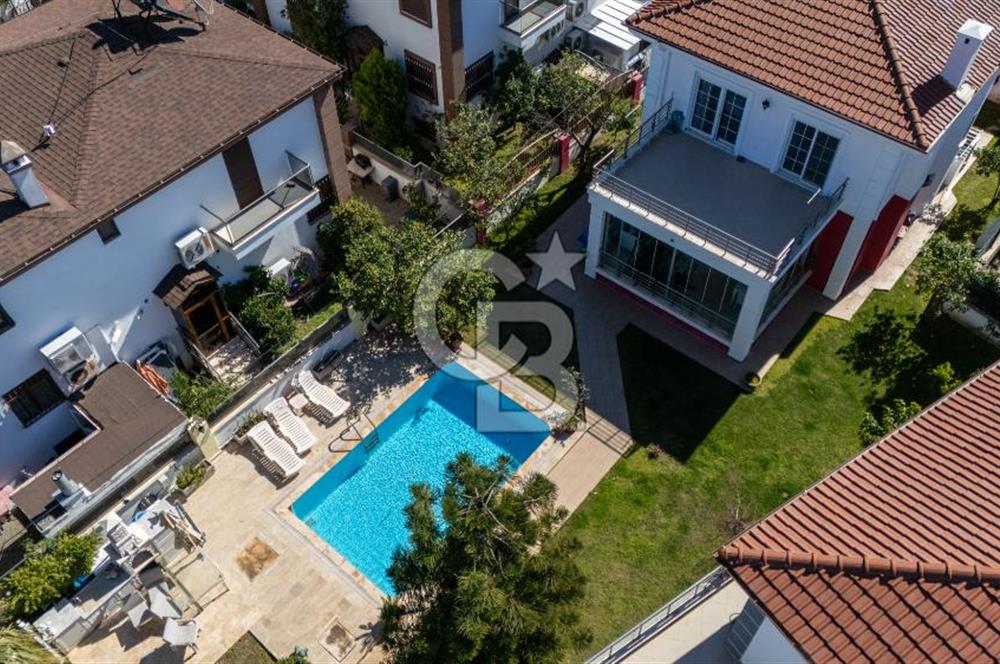 CB Marina'dan Marmaris Merkezde Havuzlu 3+1 Villa Butik Sitede