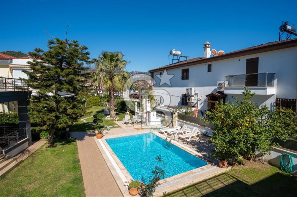 CB Marina'dan Marmaris Merkezde Havuzlu 3+1 Villa Butik Sitede