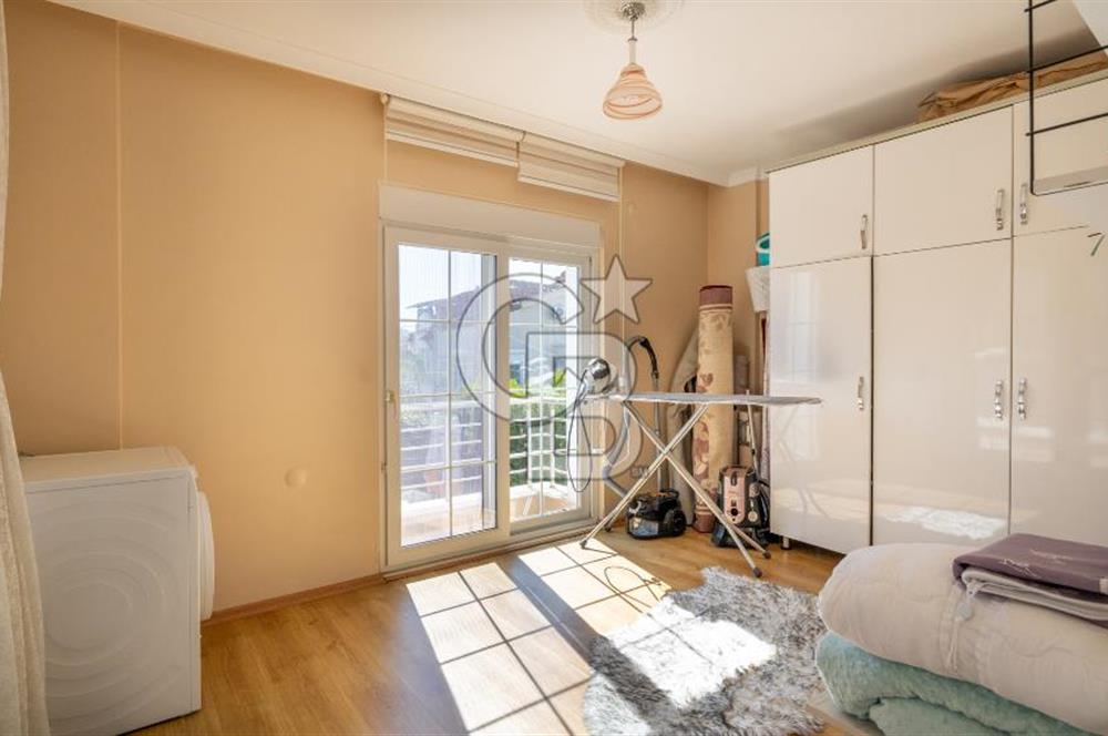 CB Marina'dan Marmaris Merkezde Havuzlu 3+1 Villa Butik Sitede