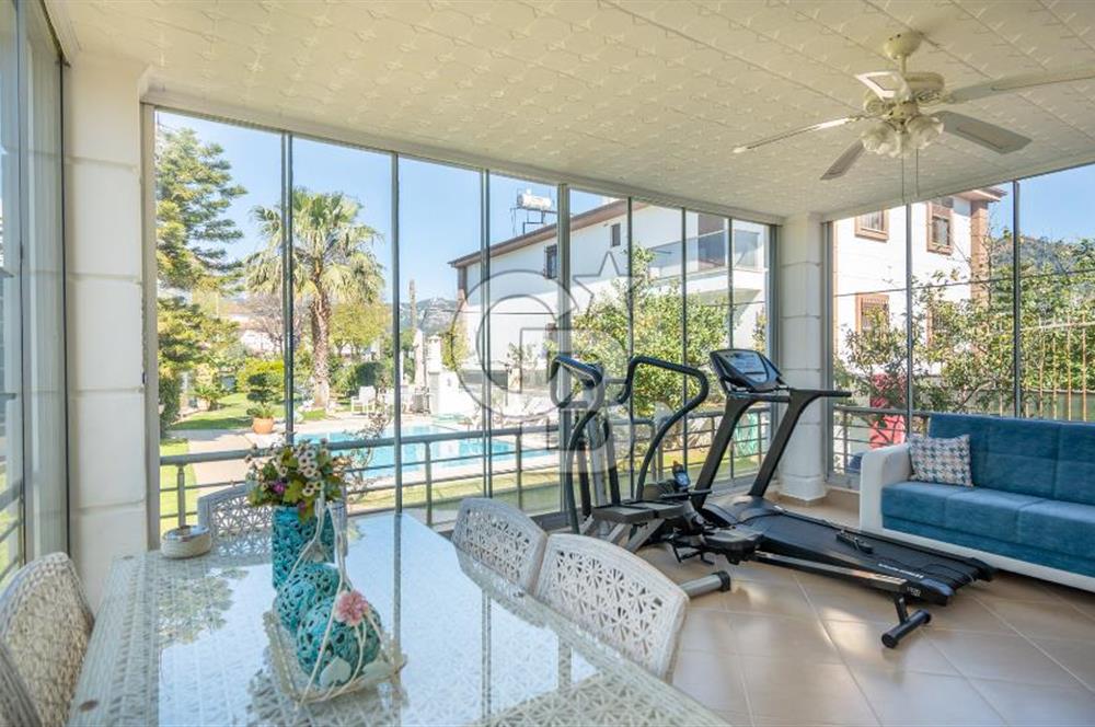 CB Marina'dan Marmaris Merkezde Havuzlu 3+1 Villa Butik Sitede