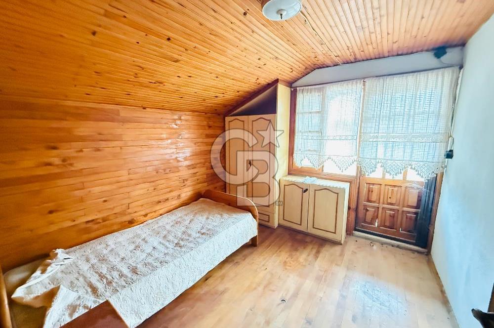 Sahilevlerinde Denize Yakın Satılık Havuzlu Müstakil 5+1 Villa