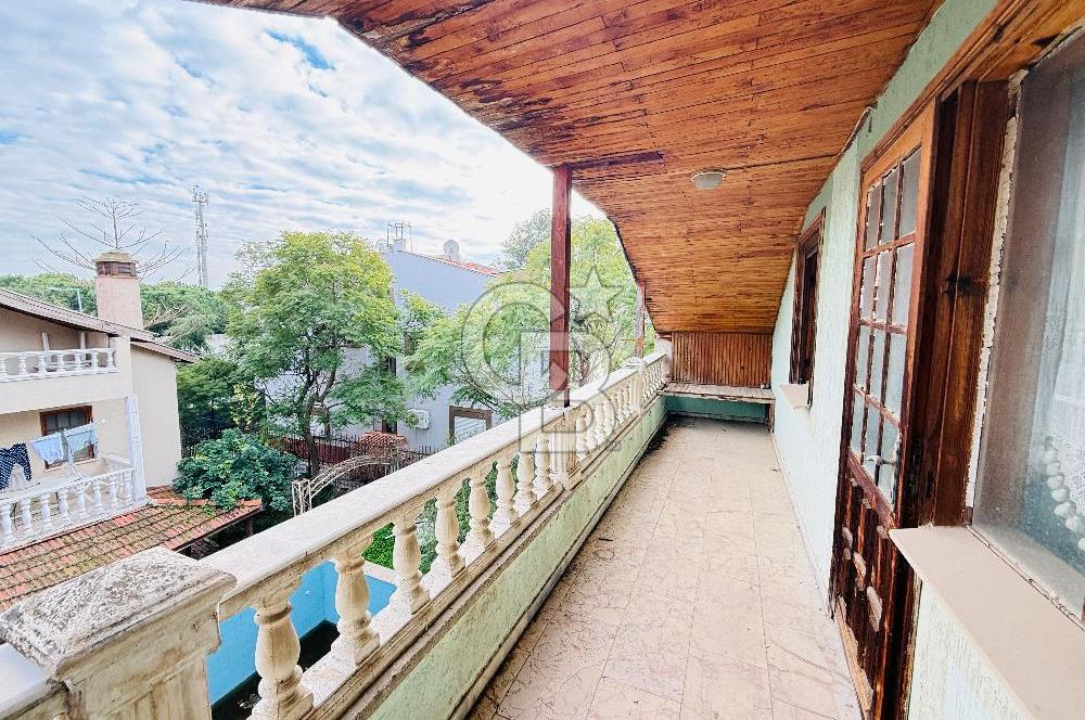 Sahilevlerinde Denize Yakın Satılık Havuzlu Müstakil 5+1 Villa