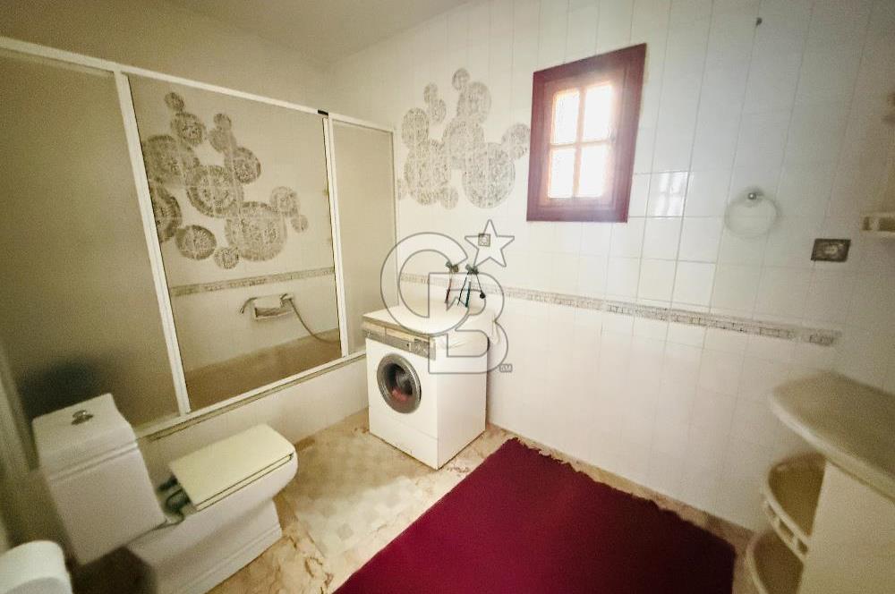 Sahilevlerinde Denize Yakın Satılık Havuzlu Müstakil 5+1 Villa