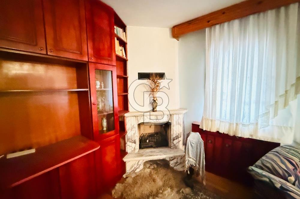 Sahilevlerinde Denize Yakın Satılık Havuzlu Müstakil 5+1 Villa