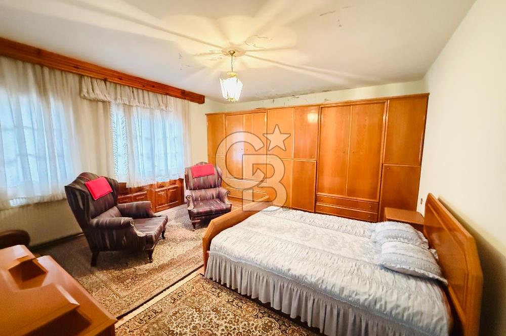 Sahilevlerinde Denize Yakın Satılık Havuzlu Müstakil 5+1 Villa