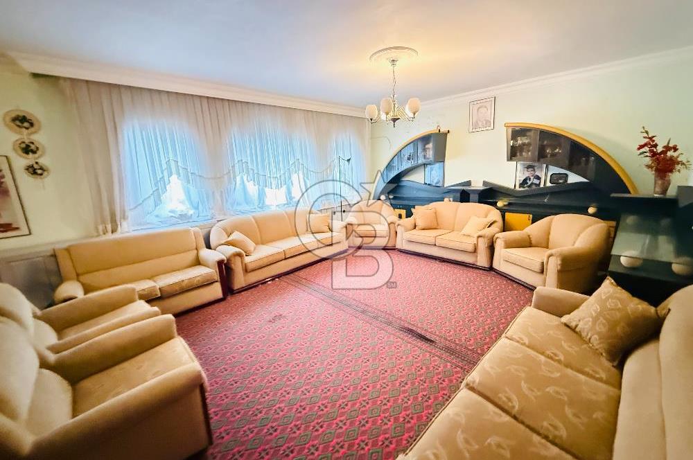 Sahilevlerinde Denize Yakın Satılık Havuzlu Müstakil 5+1 Villa