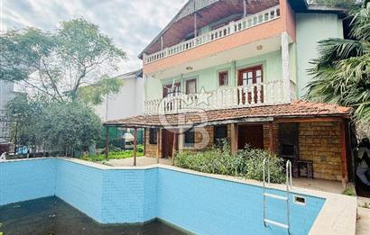 Sahilevlerinde Denize Yakın Satılık Havuzlu Müstakil 5+1 Villa