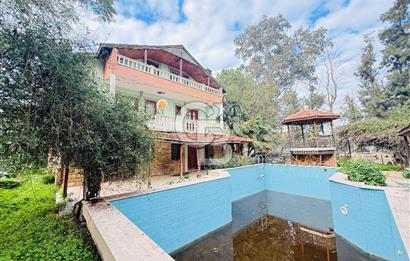 Sahilevlerinde Denize Yakın Satılık Havuzlu Müstakil 5+1 Villa