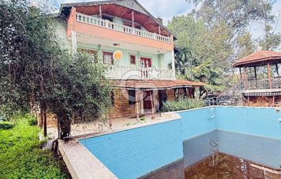Sahilevlerinde Denize Yakın Satılık Havuzlu Müstakil 5+1 Villa