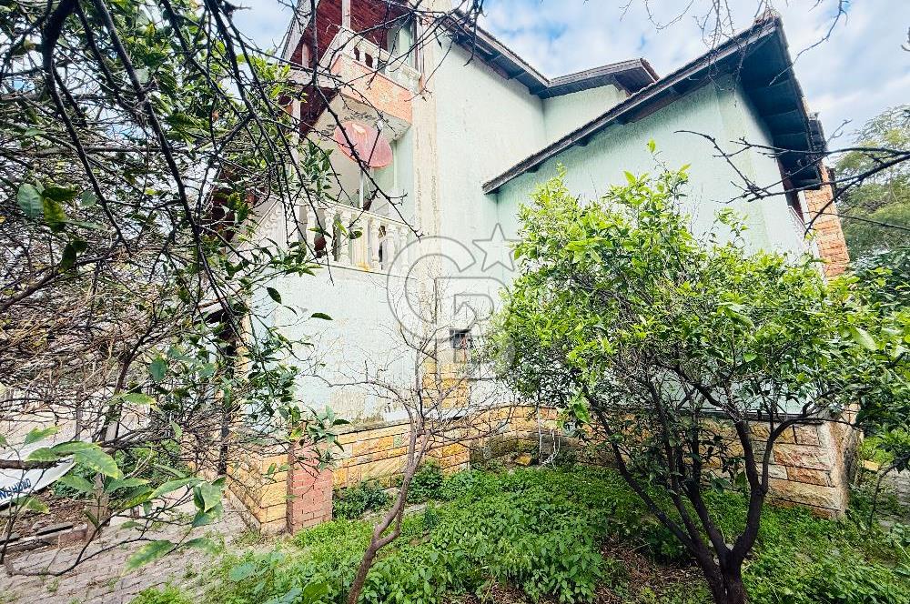 Sahilevlerinde Denize Yakın Satılık Havuzlu Müstakil 5+1 Villa