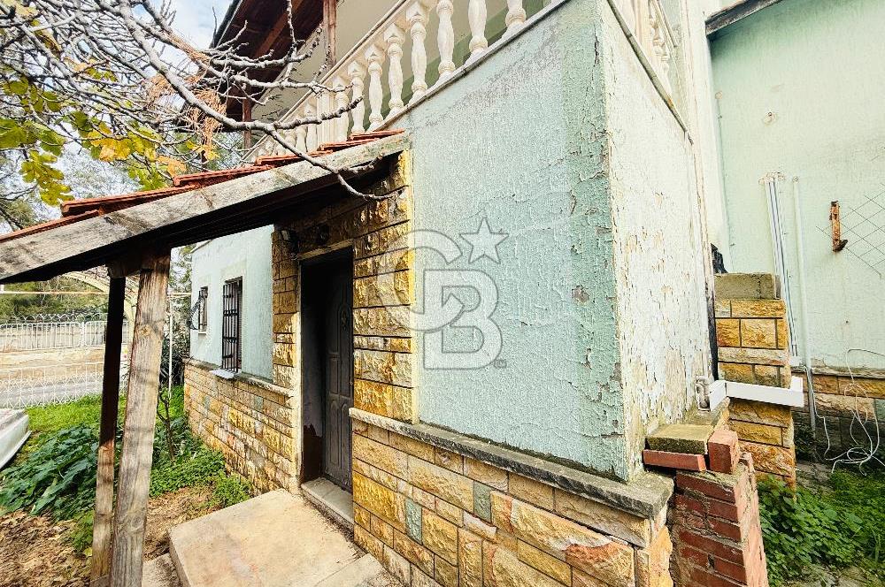 Sahilevlerinde Denize Yakın Satılık Havuzlu Müstakil 5+1 Villa