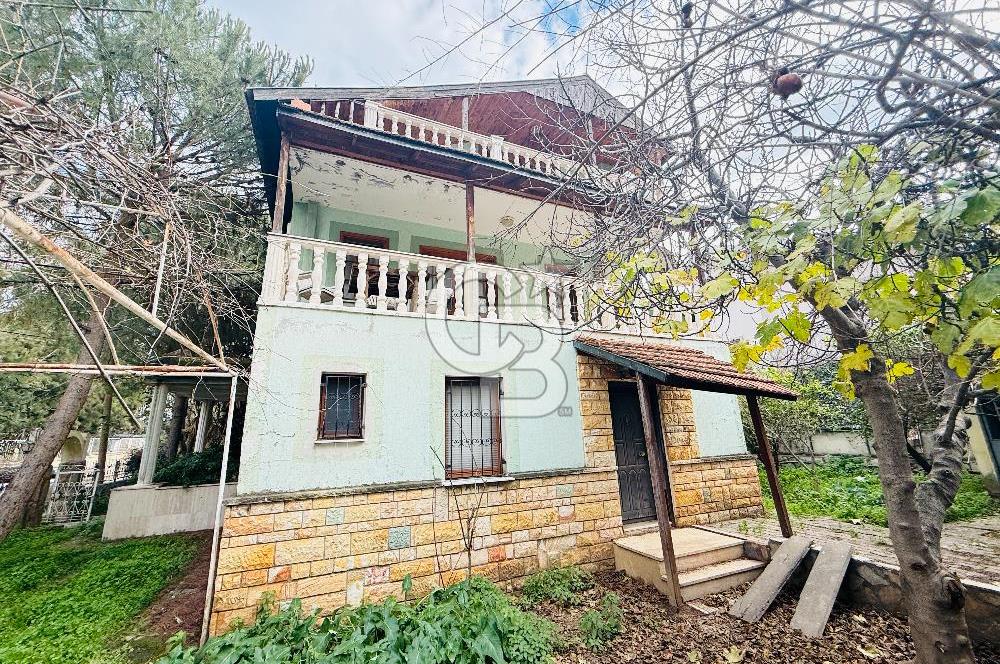 Sahilevlerinde Denize Yakın Satılık Havuzlu Müstakil 5+1 Villa