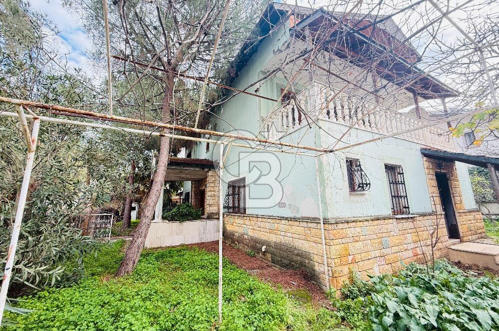 Sahilevlerinde Denize Yakın Satılık Havuzlu Müstakil 5+1 Villa
