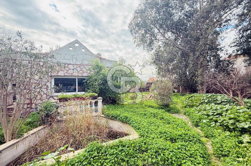 Sahilevlerinde Denize Yakın Satılık Havuzlu Müstakil 5+1 Villa