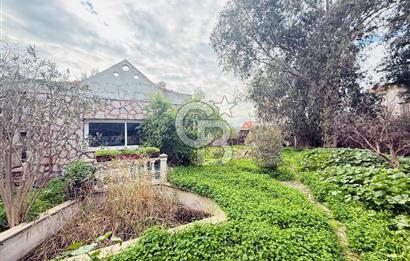 Sahilevlerinde Denize Yakın Satılık Havuzlu Müstakil 5+1 Villa