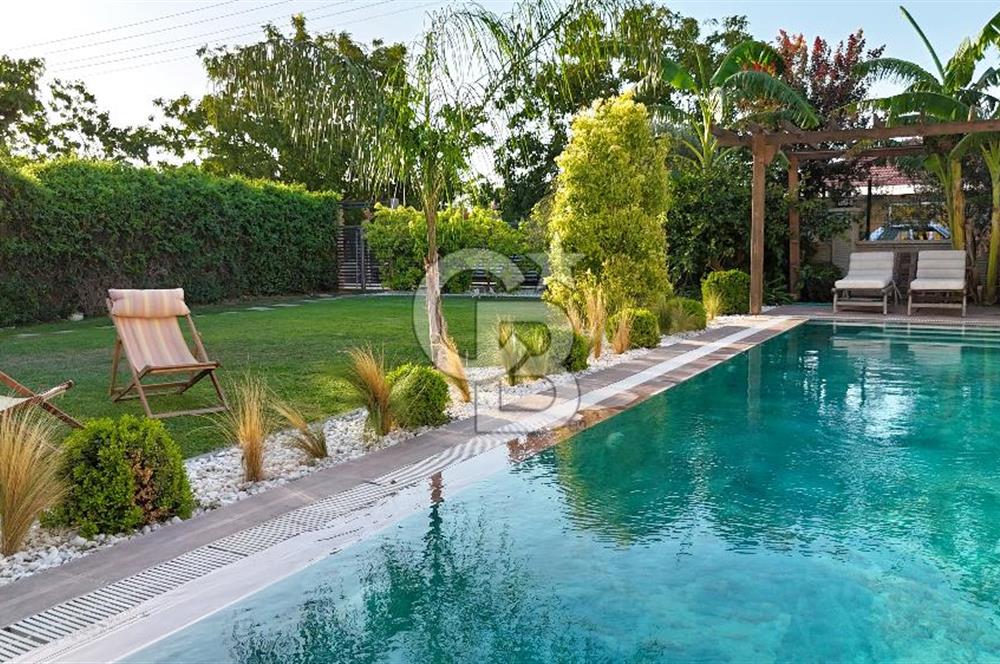 URLA KUŞÇULAR KİRALIK 5+2 ÖZEL TASARIM HAVUZLU MÜSTAKİL VİLLA