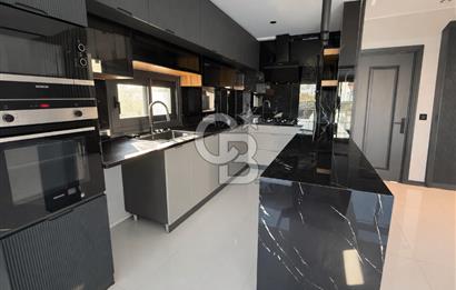 URLA ATATÜRK MAH. SATILIK 3+1 MÜSTAKİL HAVUZLU DUBLEKS LÜKS VİLLA