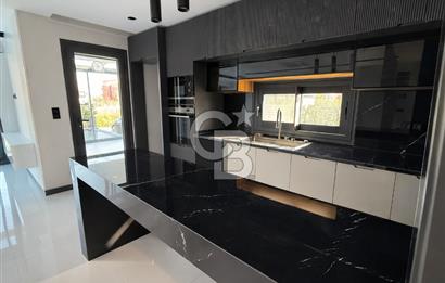 URLA ATATÜRK MAH. SATILIK 3+1 MÜSTAKİL HAVUZLU DUBLEKS LÜKS VİLLA