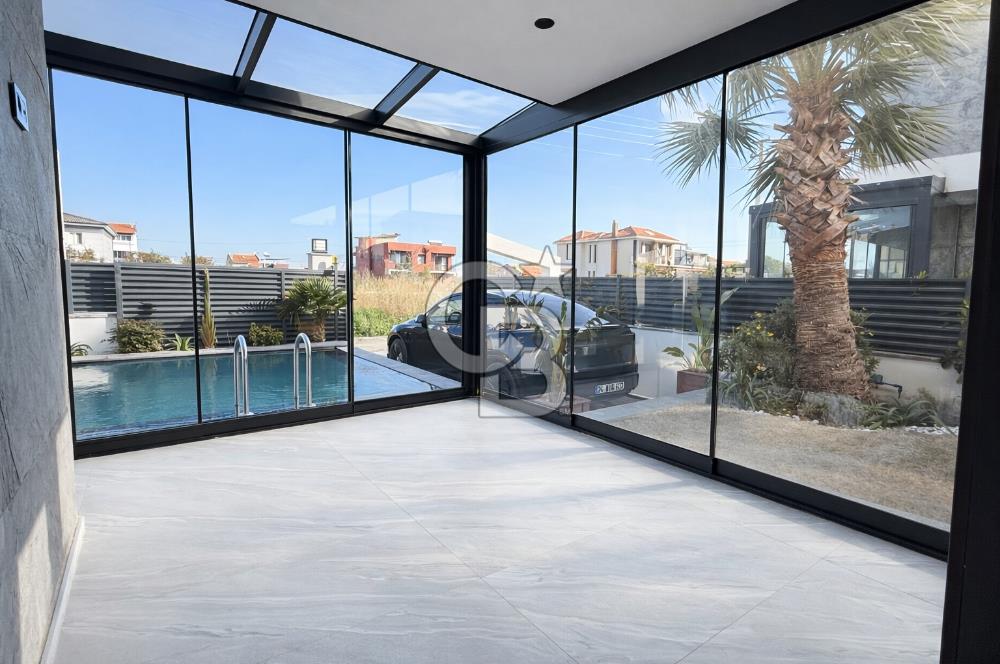 URLA ATATÜRK MAH. SATILIK 3+1 MÜSTAKİL HAVUZLU DUBLEKS LÜKS VİLLA