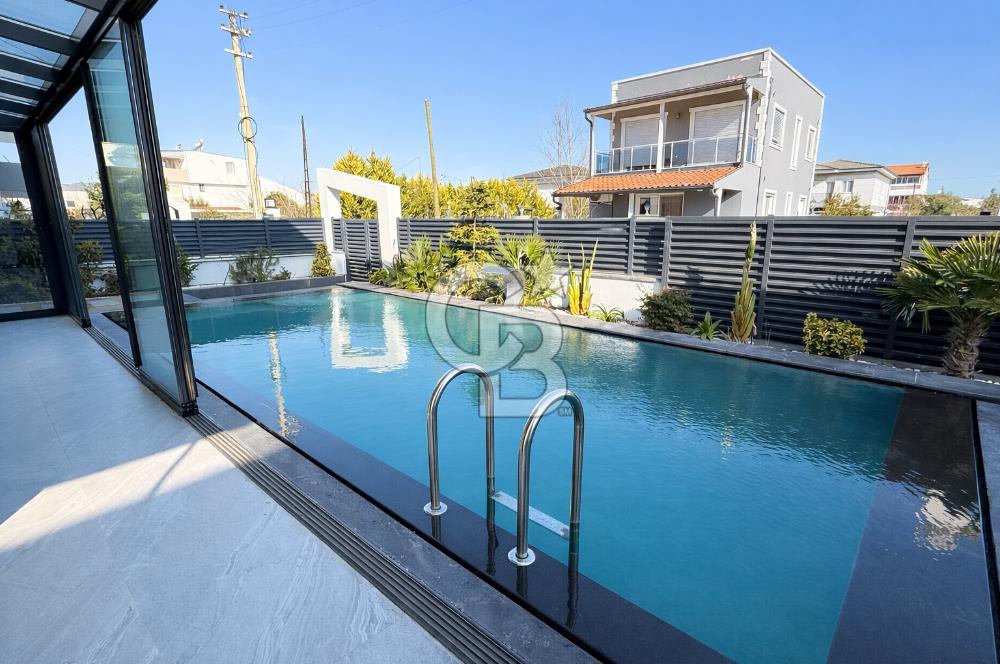 URLA ATATÜRK MAH. SATILIK 3+1 MÜSTAKİL HAVUZLU DUBLEKS LÜKS VİLLA