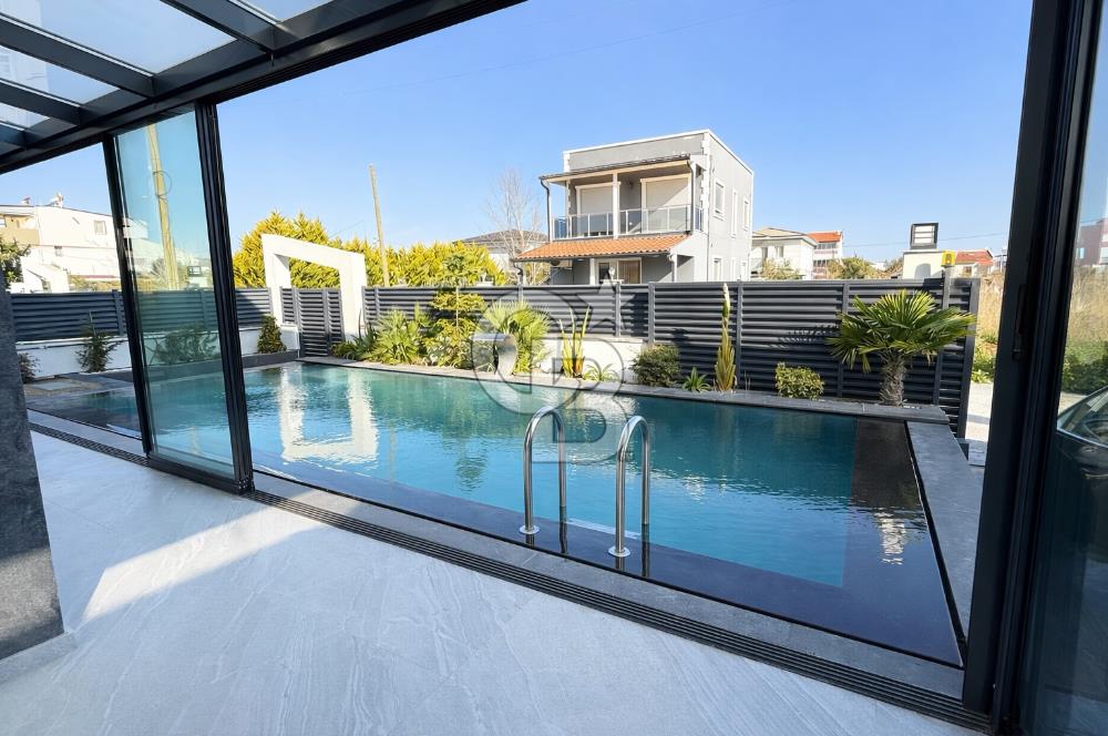 URLA ATATÜRK MAH. SATILIK 3+1 MÜSTAKİL HAVUZLU DUBLEKS LÜKS VİLLA