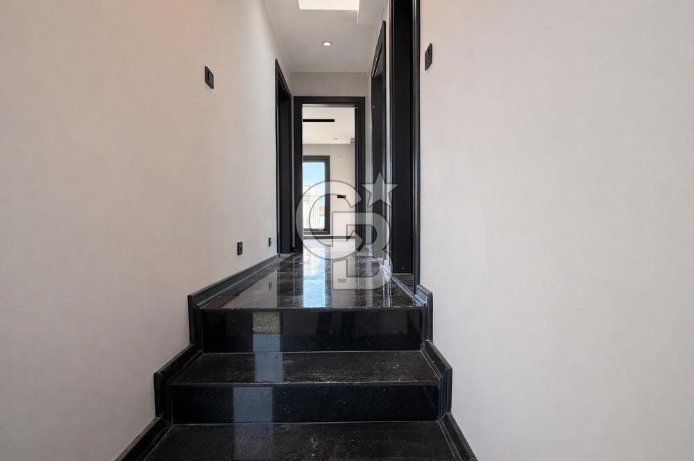 URLA ATATÜRK MAH. SATILIK 3+1 MÜSTAKİL HAVUZLU DUBLEKS LÜKS VİLLA